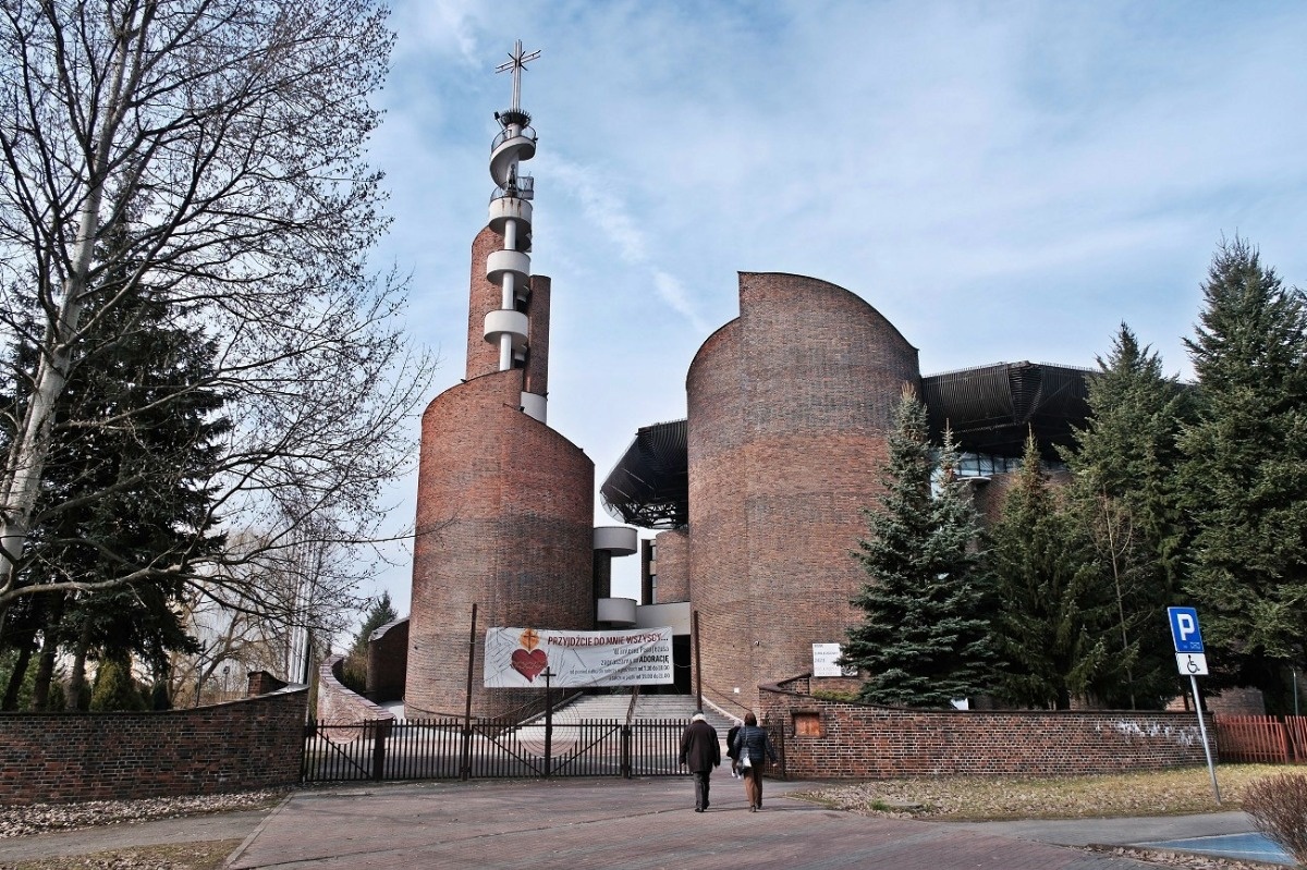 Kościół Podwyższenia Krzyża Świętego Katowice Niedzielny Foto Spacer Fot. Piotr Witowski Urokliwy Śląsk