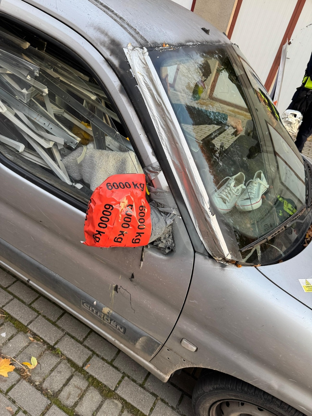 e4141e14-78d6-4f8d-89c6-58303c72769b