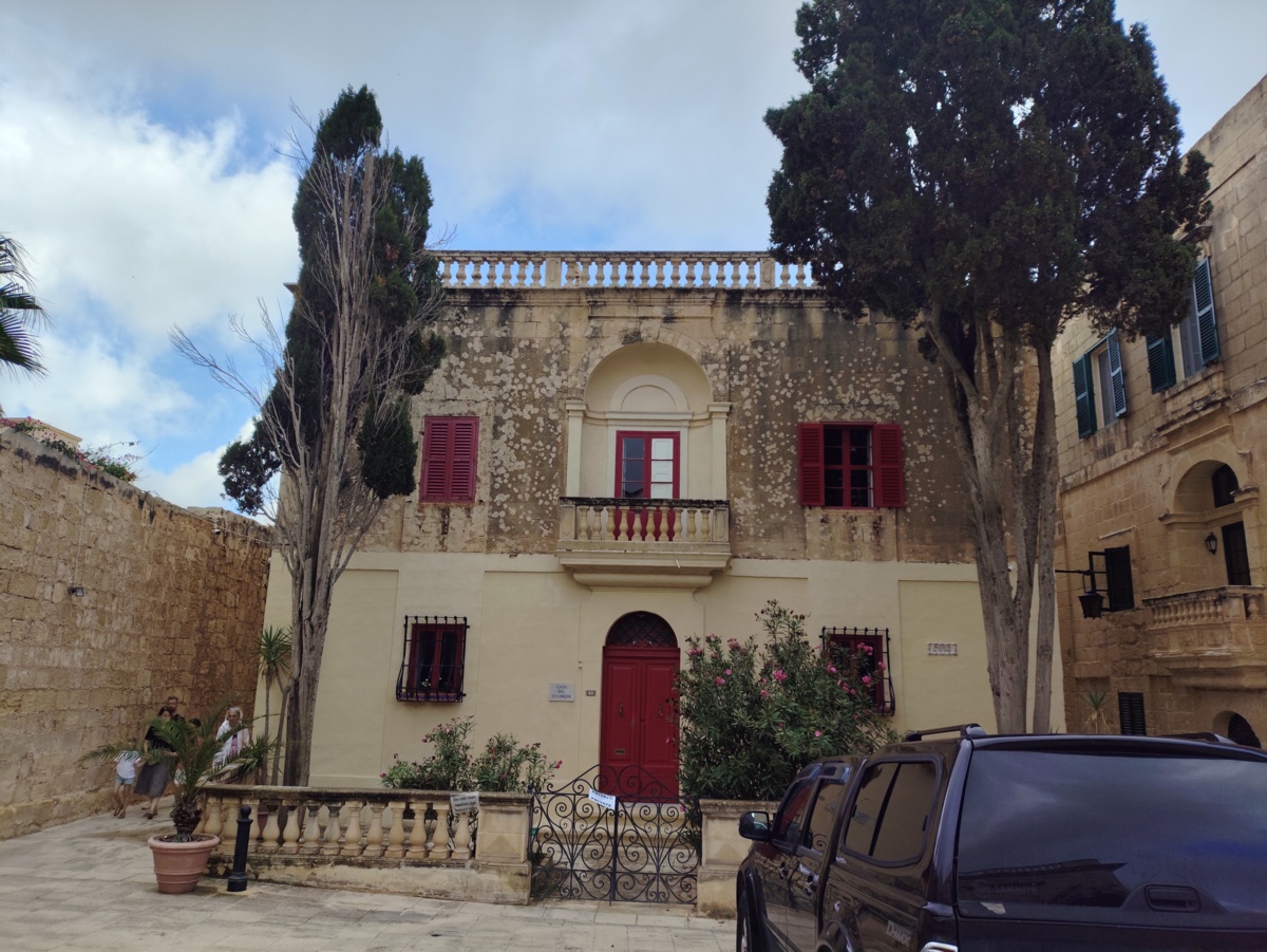 3f66c8df-2898-4c0a-9c65-41f93ba232f4