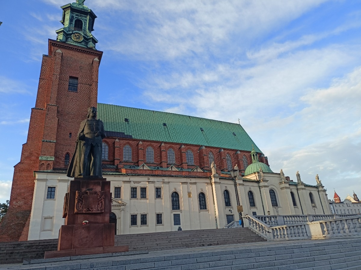 80688520-7aea-495c-bc49-cd7d3979eb58