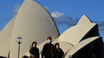 Australia. Panika w sklepach. Z półek znikają papier toaletowy i chleb