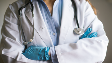 Zwolnienie lekarskie za kilkadziesiąt złotych w kilka minut. Wśród lekarzy dochodzi do nadużyć