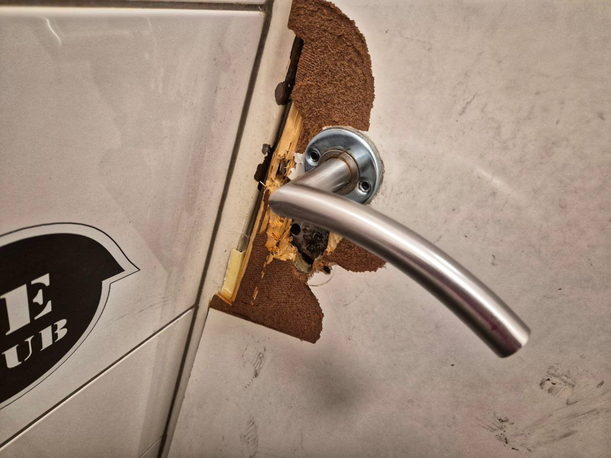 ebd324d8-d58c-4c62-9e80-1bf271b6dc24