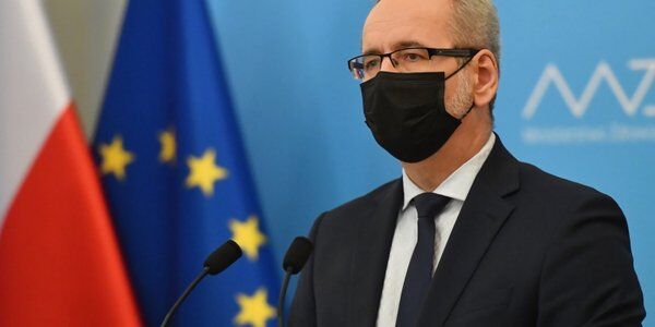 Adam Niedzielski podał liczbę nowych zakażeń. Pierwszy spadek w czwartej fali