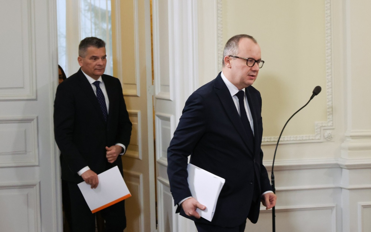 Naciski, ingerencje i przedłużanie śledztw za rządów PiS. Co wykazał raport Bodnara?