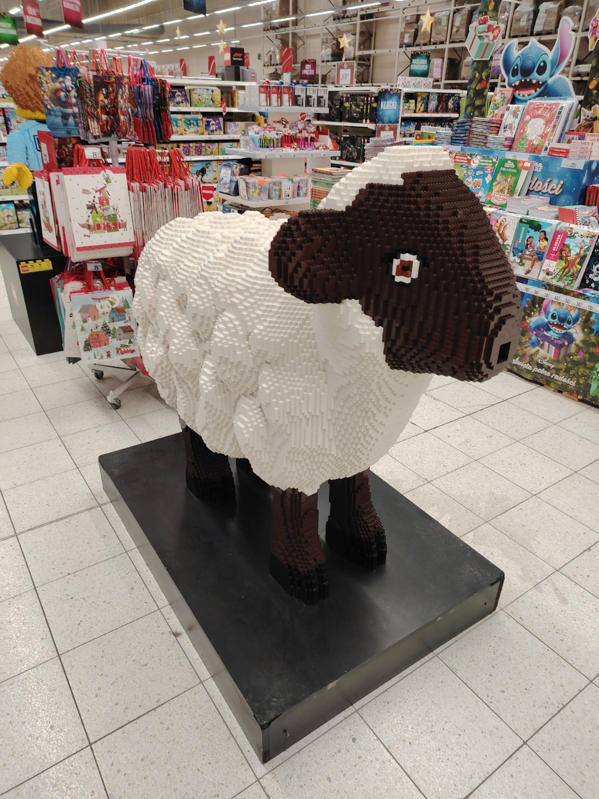 9a048e9a-c9d7-476c-9573-427faa0f8121