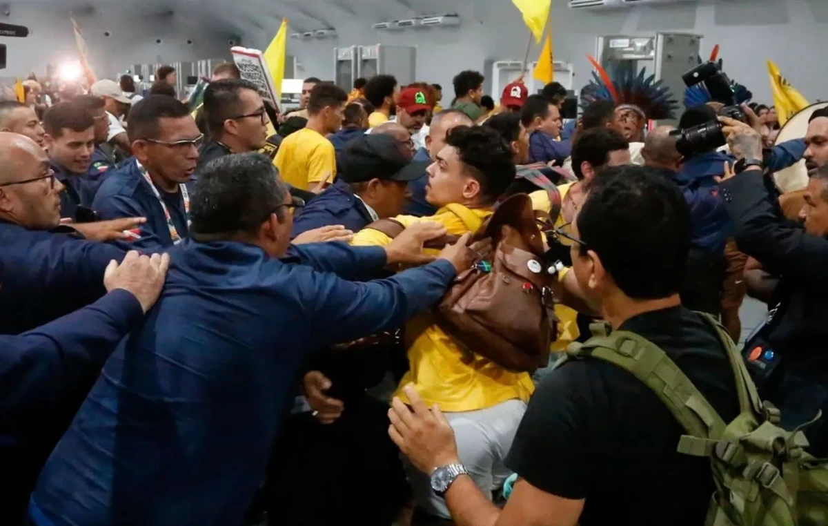Demonstranci wtargnęli na konferencję COP30 w Brazylii. Doszło do starć