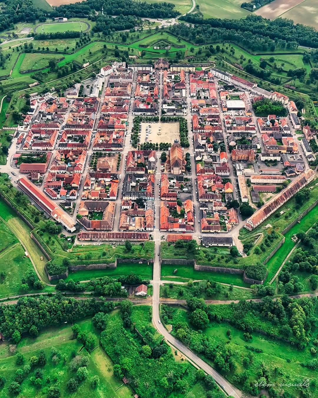 67385b08-7a78-406f-be20-be047f23f4bd