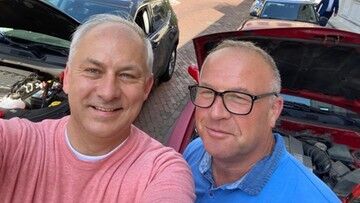Grzegorz Napieralski z KO pomógł posłowi PiS Arturowi Szałabawce. Chodziło o awarię auta