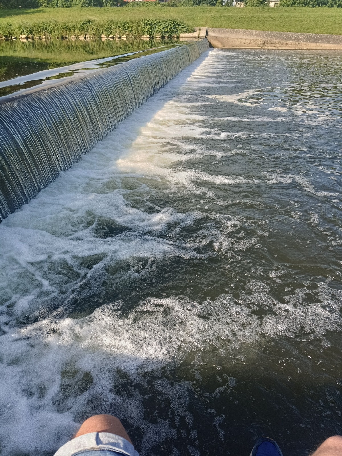 2bec037a-3dba-46b5-a7d9-039a418fb21e