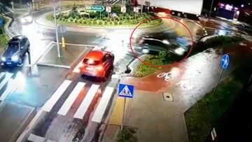 Kierowca nie trafił w żaden zjazd na rondzie. Miał 3 promile alkoholu we krwi