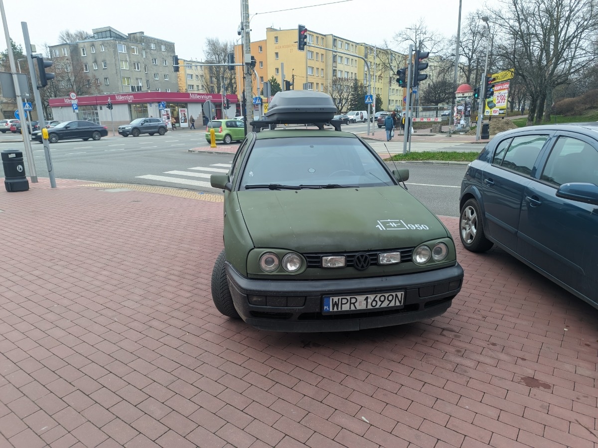 93a8eb48-38cb-4b23-a7f5-adff784f6e7f