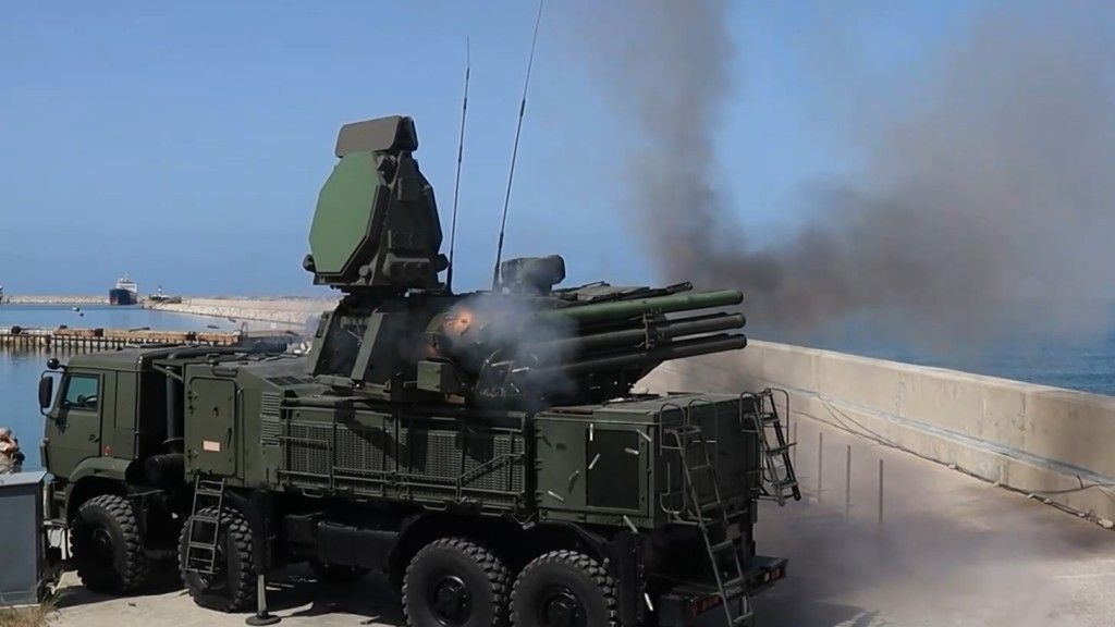 Rosyjska baza w Syrii zaatakowana. Pracowały Pancyry