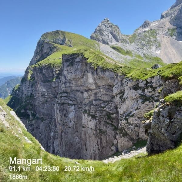 b9e70424-87a8-420f-a031-a117622b1a34