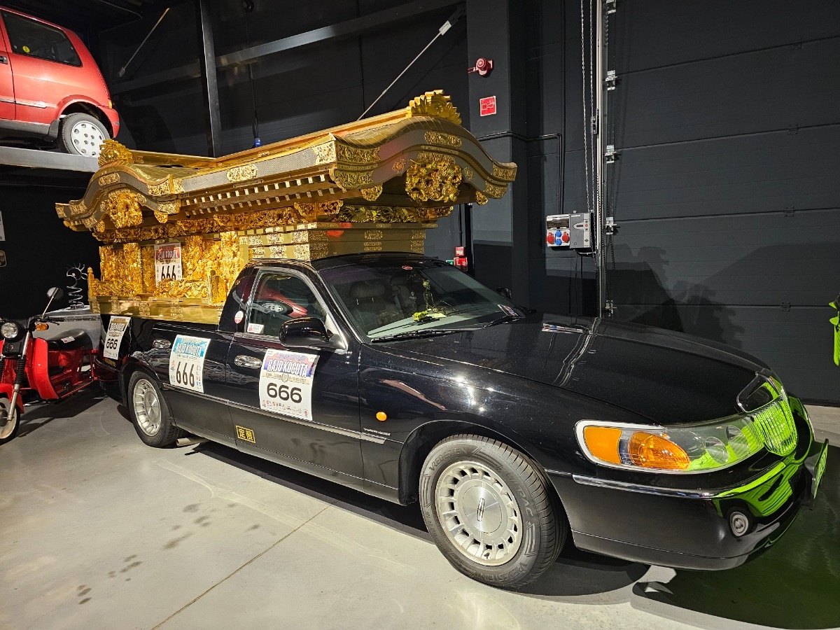 c61a0880-0441-4b68-80ff-4d4f27737192