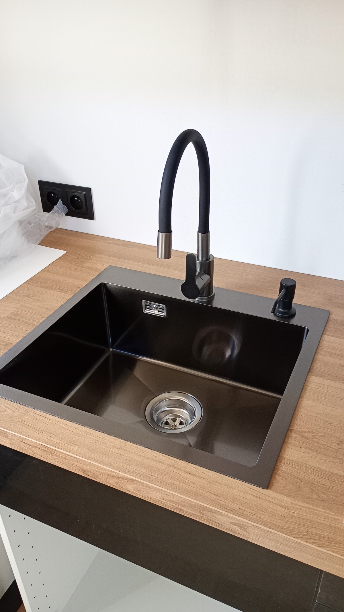 aa02ec10-2634-4157-b8bc-47625ad360d4