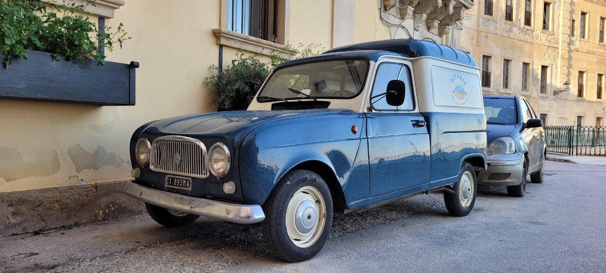 e8c16be3-64ff-4364-9caf-9cd3b97ac69d