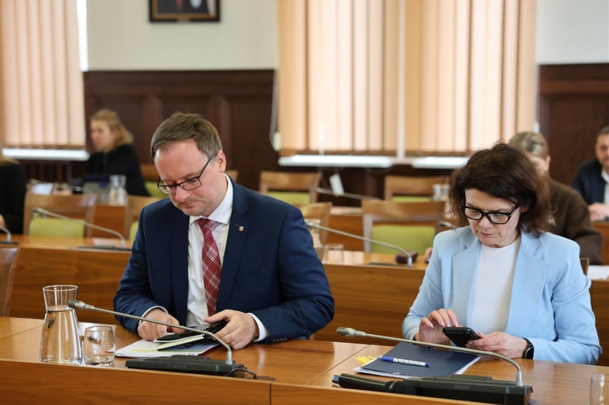 cf73b894-ce65-427c-bd6c-c721bd6aff4f