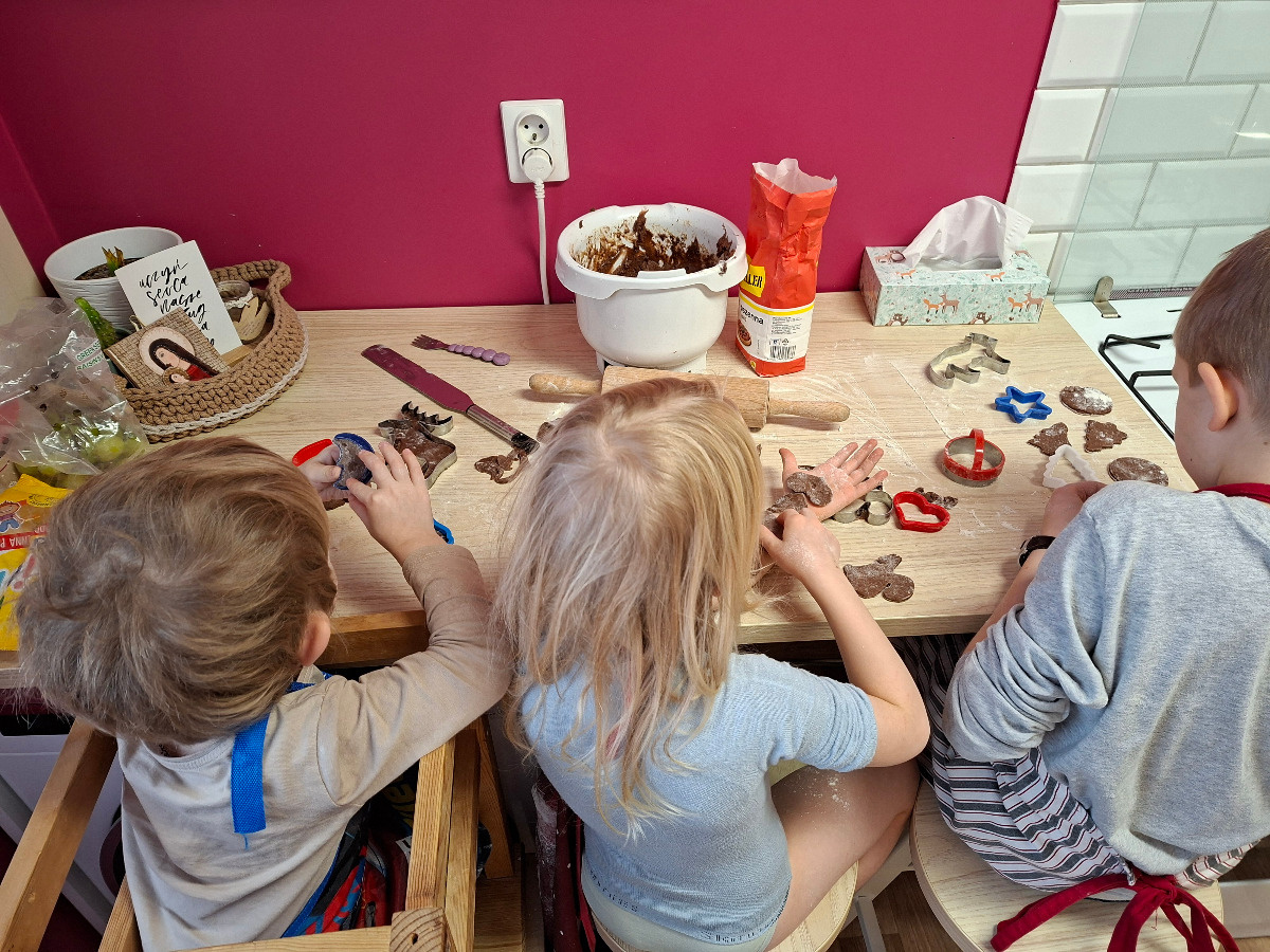 f4baa908-86c8-4ead-94e6-209c3506af94