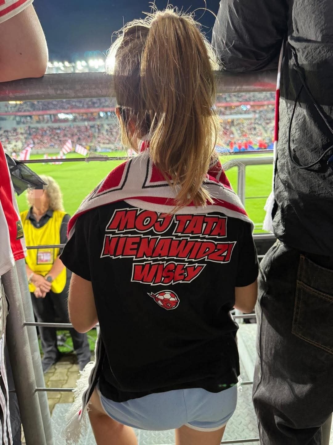 f1456b9f-5458-460c-a4c7-81edac63b49d