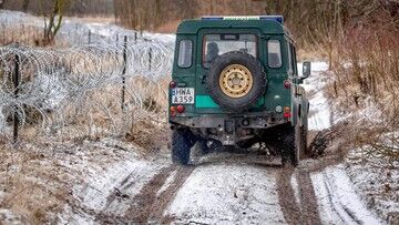 "Nieprzytomny nastolatek pod granicą". SG: wstał i oddalił się z białoruskimi służbami