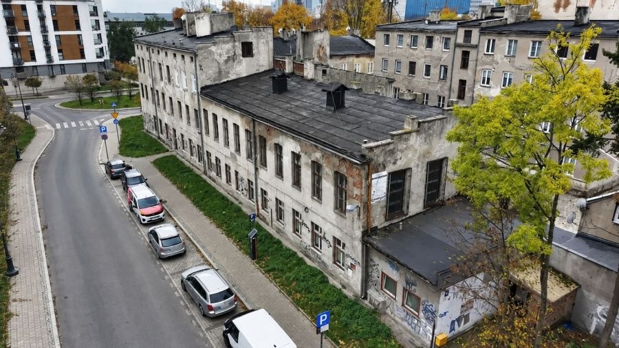 Łódź: pleśń, wilgoć i zacieki na suficie w jednym z domow dziecka od lat