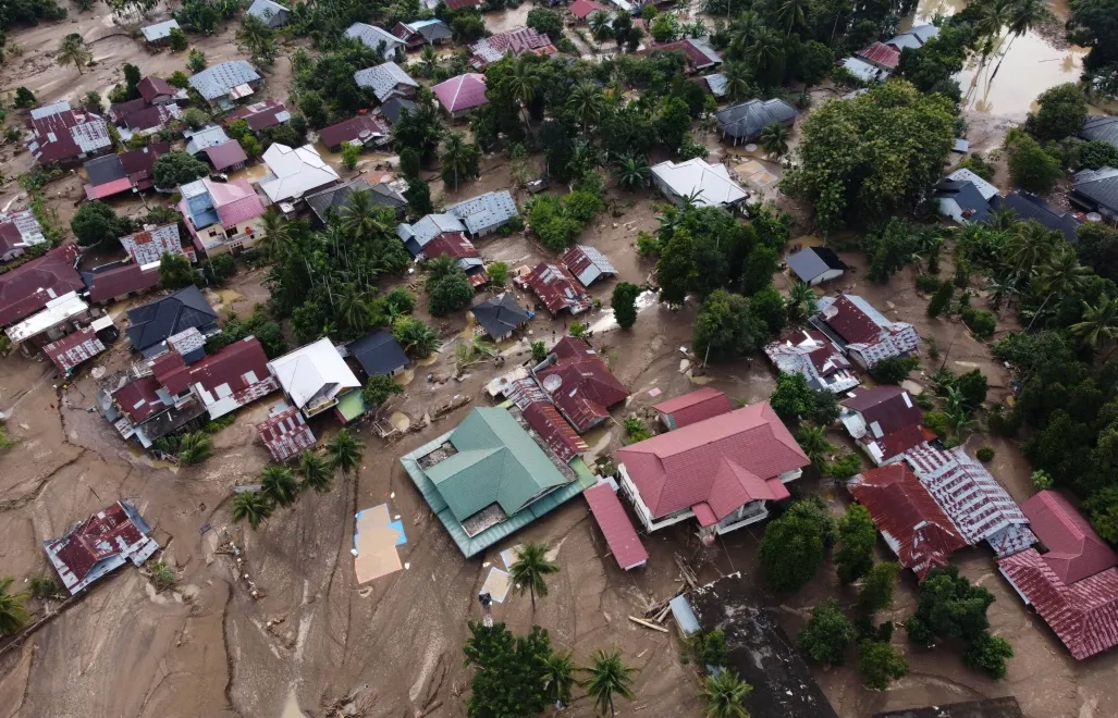 Tragiczne powodzie w Indonezji. Zginęło już ponad 500 osób