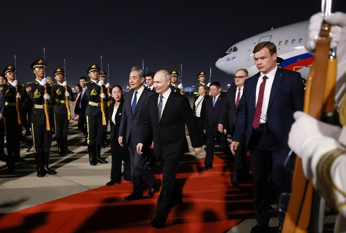 Władimir Putin rozpoczął swoją 25. wizytę w Chinach. Spotkanie w ramach "partnerstwa bez granic" zaraz po wyjeździe Donalda Trumpa