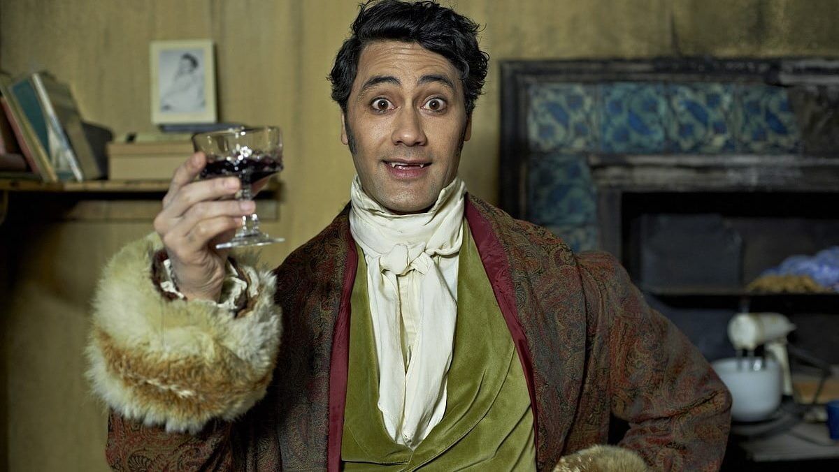 Taika Waititi za kamerą filmu inspirowanego atrakcją Disneylandu. Scarlett Johansson producentką