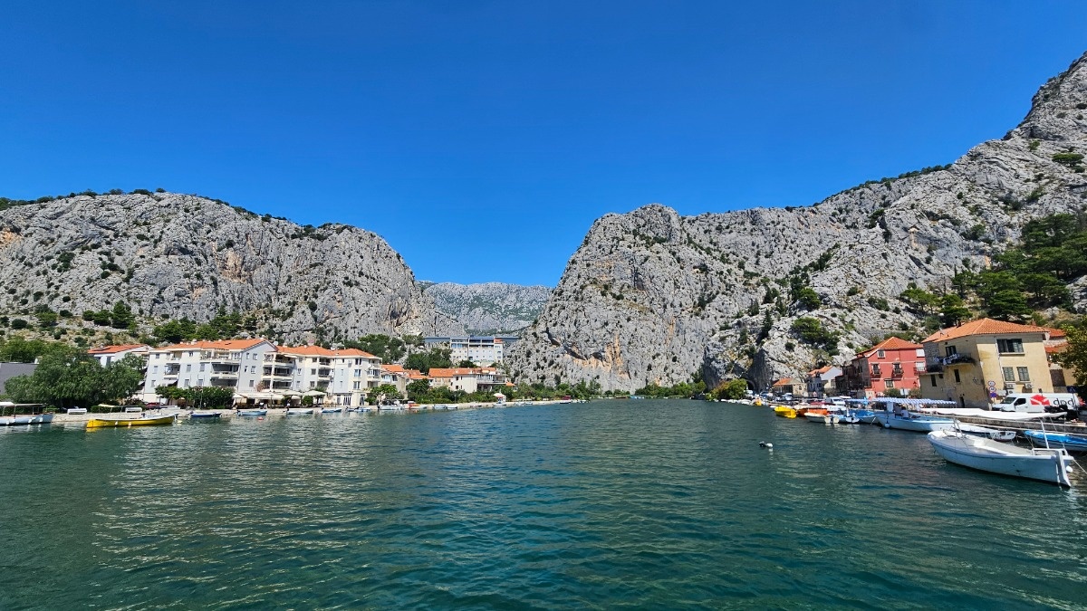 d47dadd2-af0a-48c1-93ee-ad21134f65c0