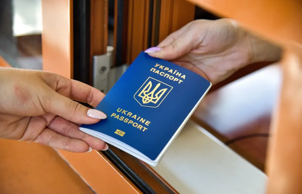 Obywatele Ukrainy mogą składać wnioski o wydanie karty pobytu ważnej trzy lata