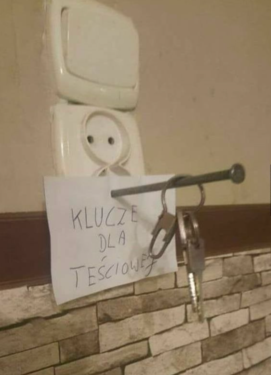 e2cb0e94-f701-4fa4-87b3-7a333344ec70