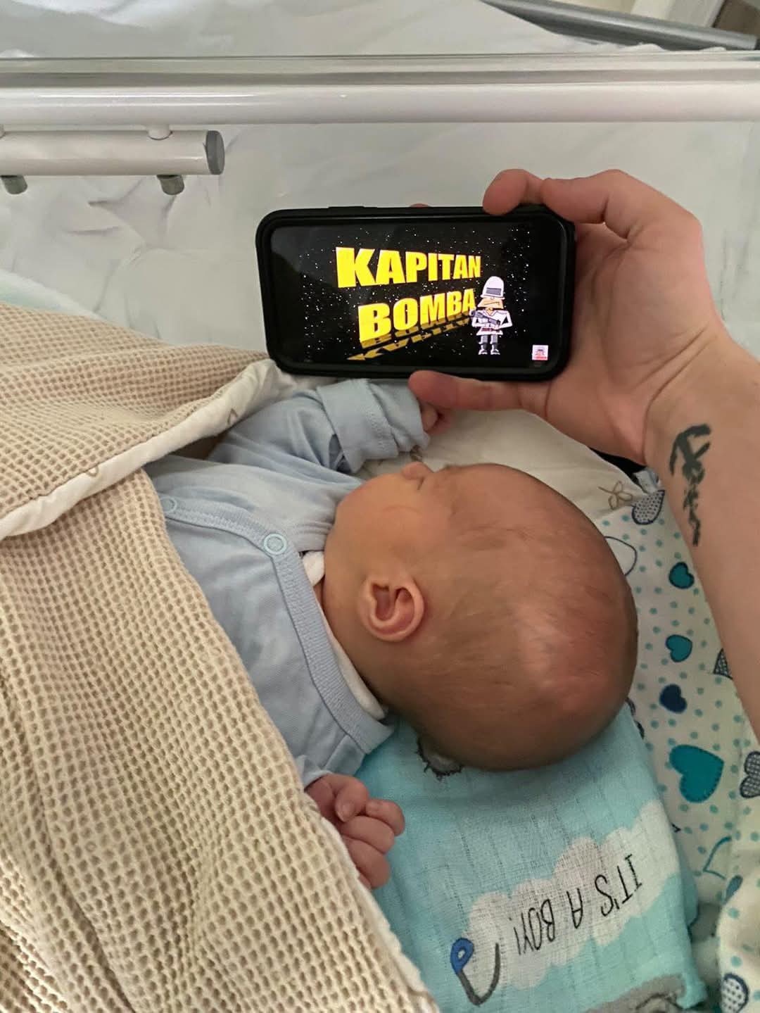 edf3cec5-9262-4b23-bfc9-bffbd451c6ce