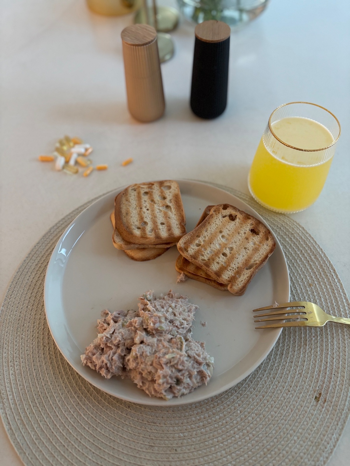 b6734ff4-36c4-467e-85f6-8130505fe923