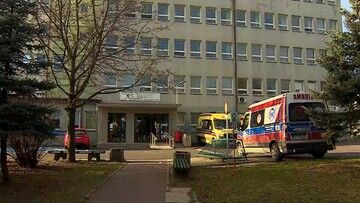 Łódzkie. Szpital wypisał seniorkę z COVID-19 do domu. Po kilku godzinach nie żyła
