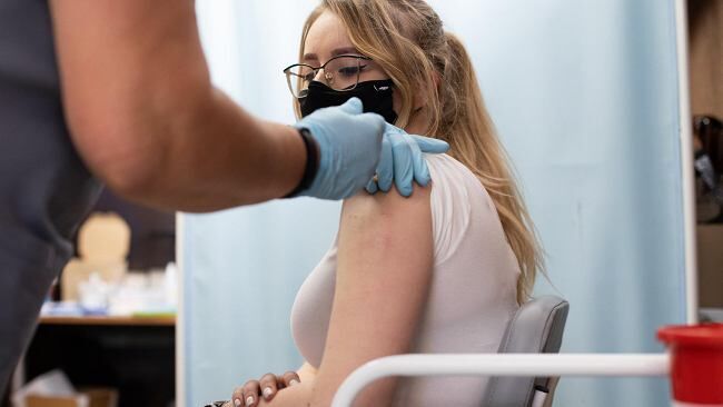 Loteria szczepionkowa ruszyła. Można wygrać hulajnogi, samochody i 1 milion złotych