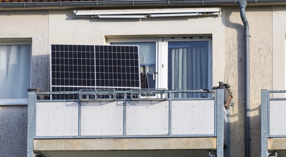 Za fotowoltaikę na balkonie lokator stanie przed sądem. Nie doczekał się deregulacji