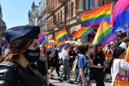 1/3 Polaków: osoby heteroseksualne i LGBT mają równe prawa