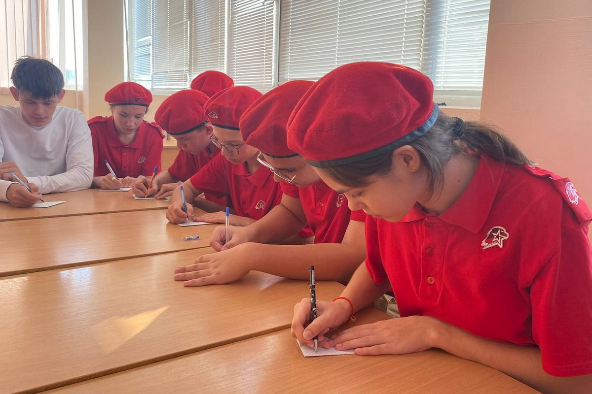 „Przedszkolaki na wojnę”. Rosyjskie dzieci uczą się zabijać