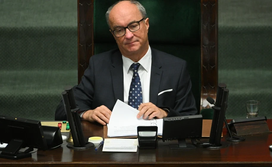 f0b6079b-9cef-41e8-8377-550bee34dfbb