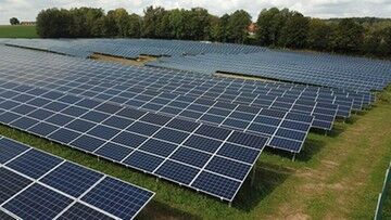 Transformacja energetyczna. Nowa strategia Grupy Polsat Plus: do 2026 r. 5 mld zł na czystą energię