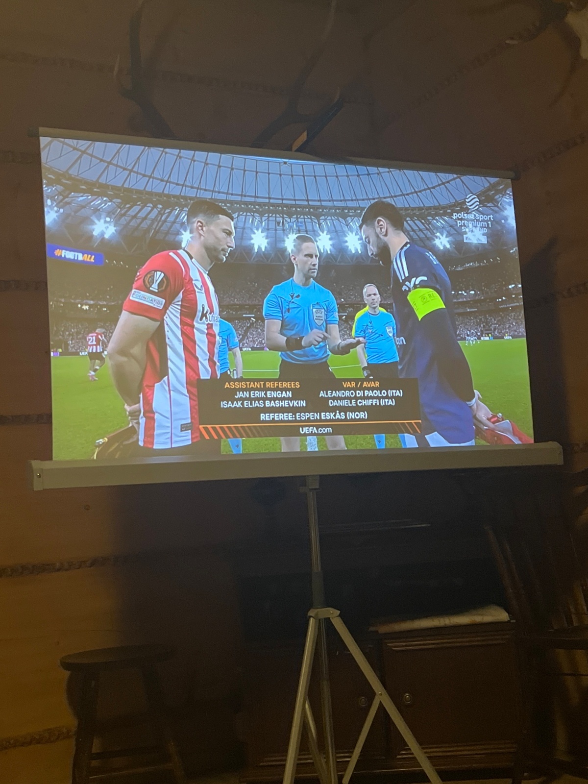 1f9aee65-3084-4631-9651-d27bf32af567