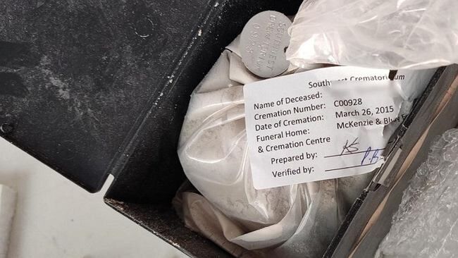 W paczce z Kanady zamiast przypraw były ludzkie prochy. "Funkcjonariusze byli bardzo zdziwieni"