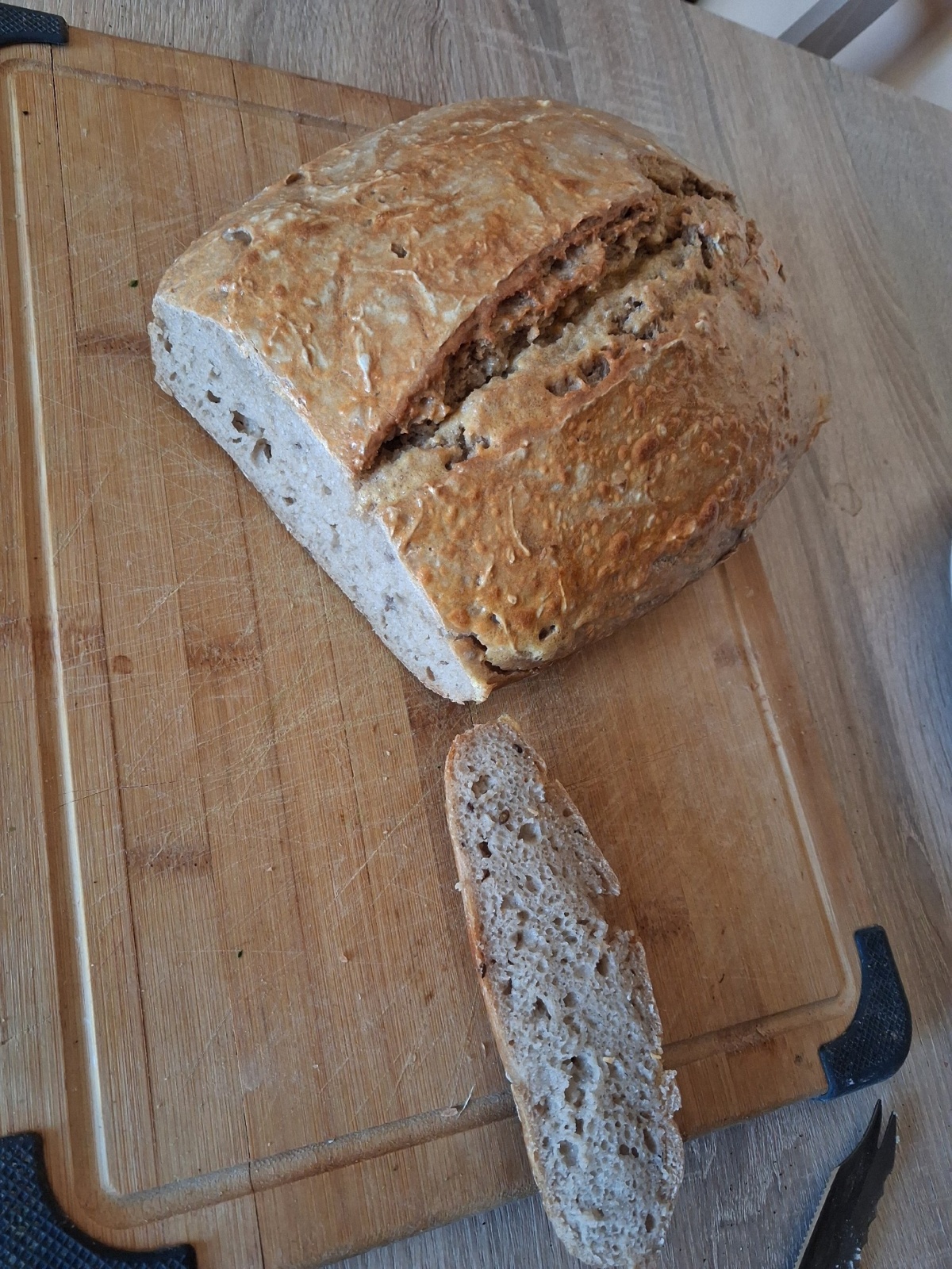 f1723e82-76ea-468c-a567-147319588562