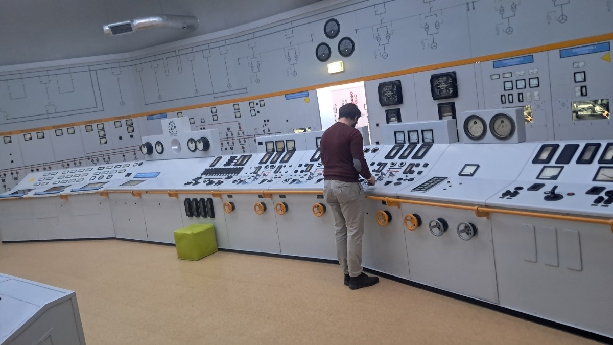 c41896d7-f025-45d2-b5aa-3ab8f12909dd