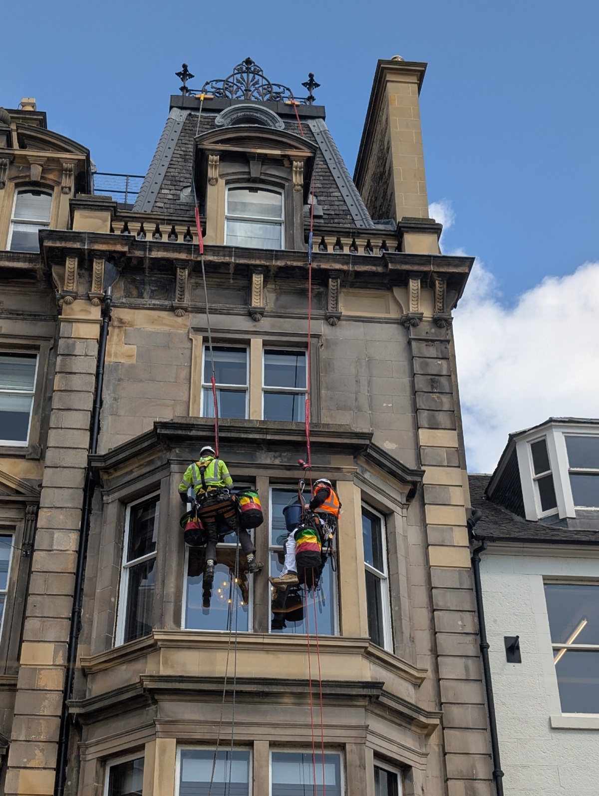 09986372-3d87-4302-839b-ef5bb50eb625