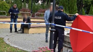 Miastko. Mężczyzna utonął w fontannie. W samo południe, tuż obok głównego wejścia do Urzędu Miasta