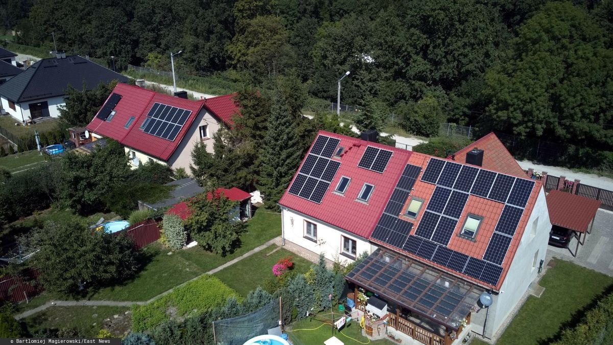 Słońce świeci więc wyłączamy fotowoltaiki. Wiatr wieje więc wyłączamy wiatraki.