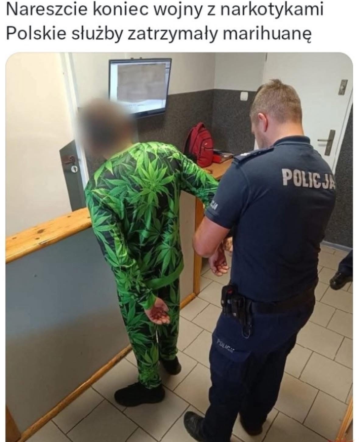 27133628-01d6-49cc-a07e-4ad0d2959321