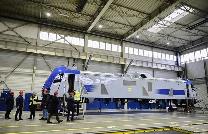 PKP Intercity. Pierwsza dwutrakcyjna Gama z Pesy w budowie